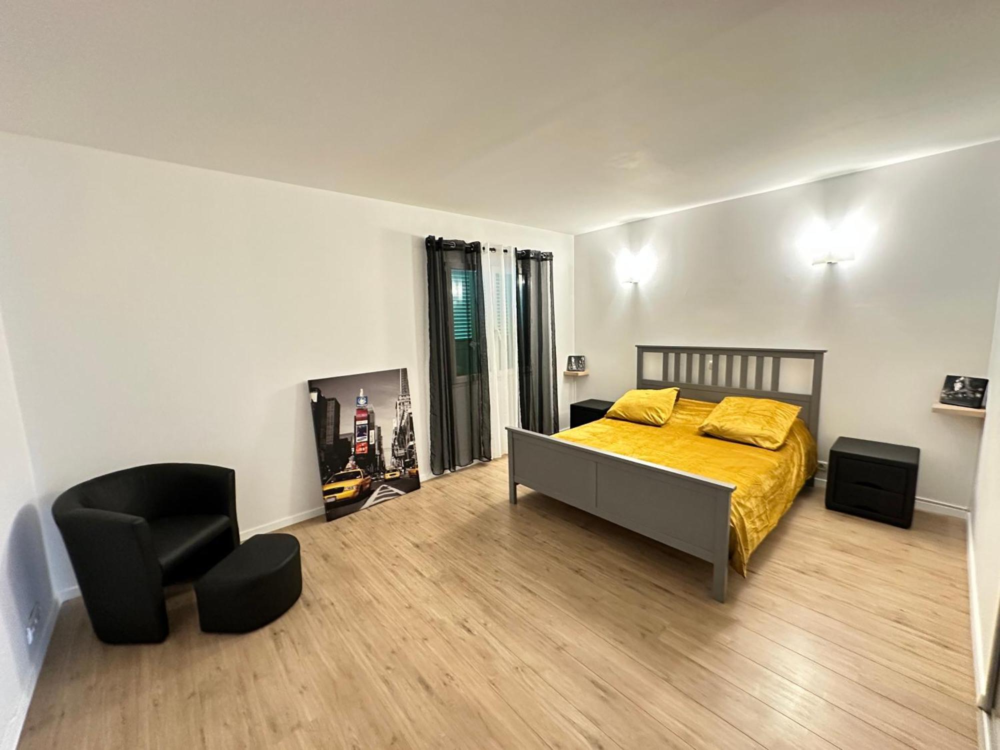 Entier Avec Piscine